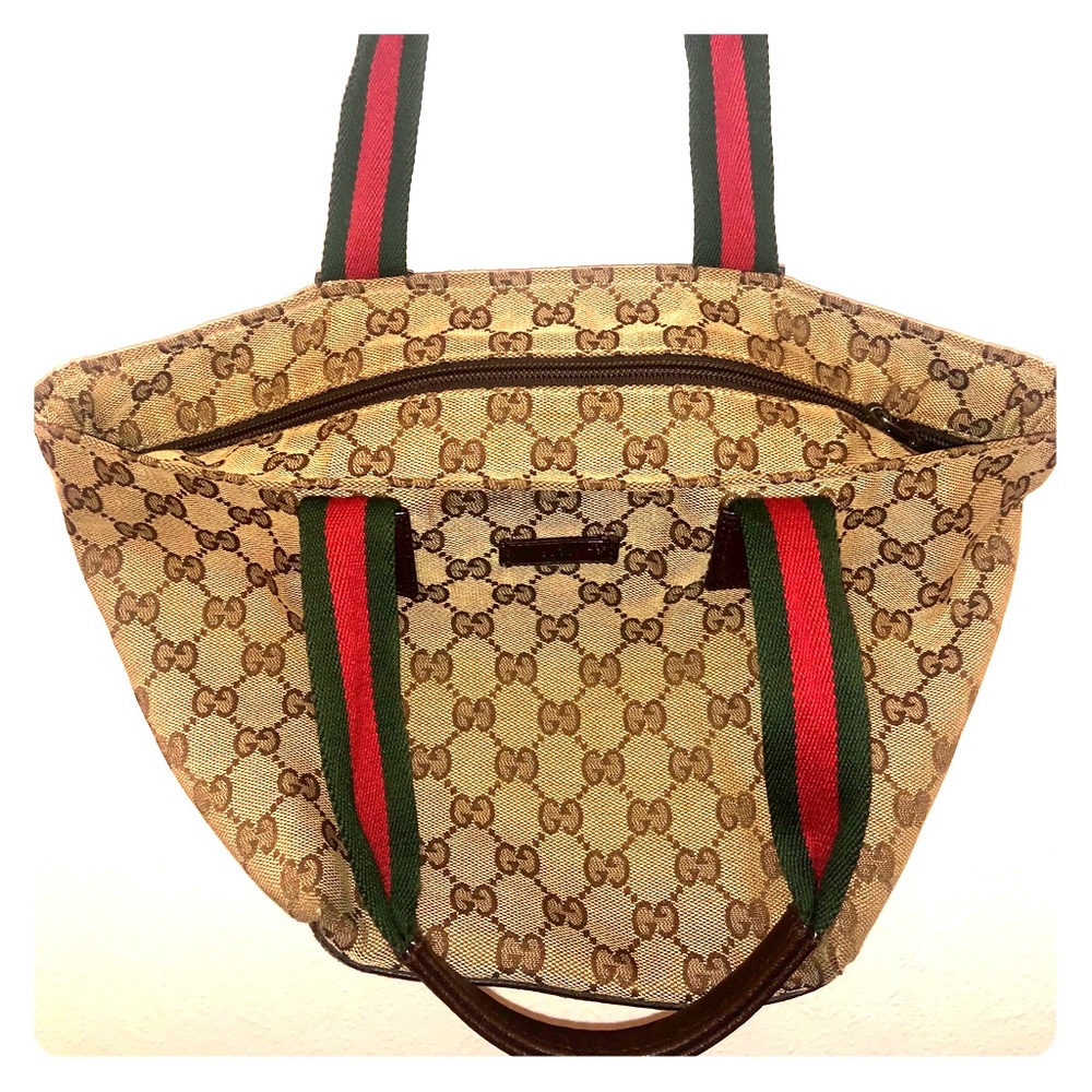 Gorgeous barely used authentic Gucci handbag